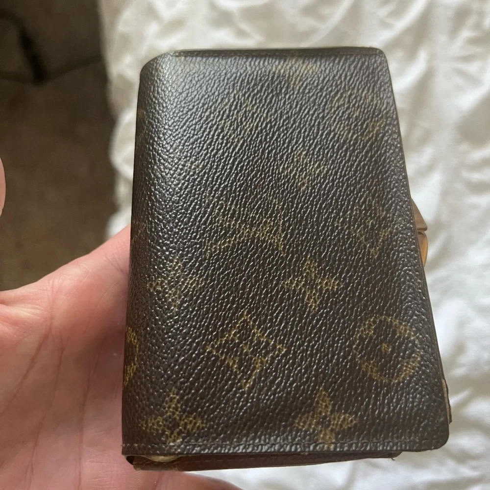 Lv wallet - Picture 1 of 4